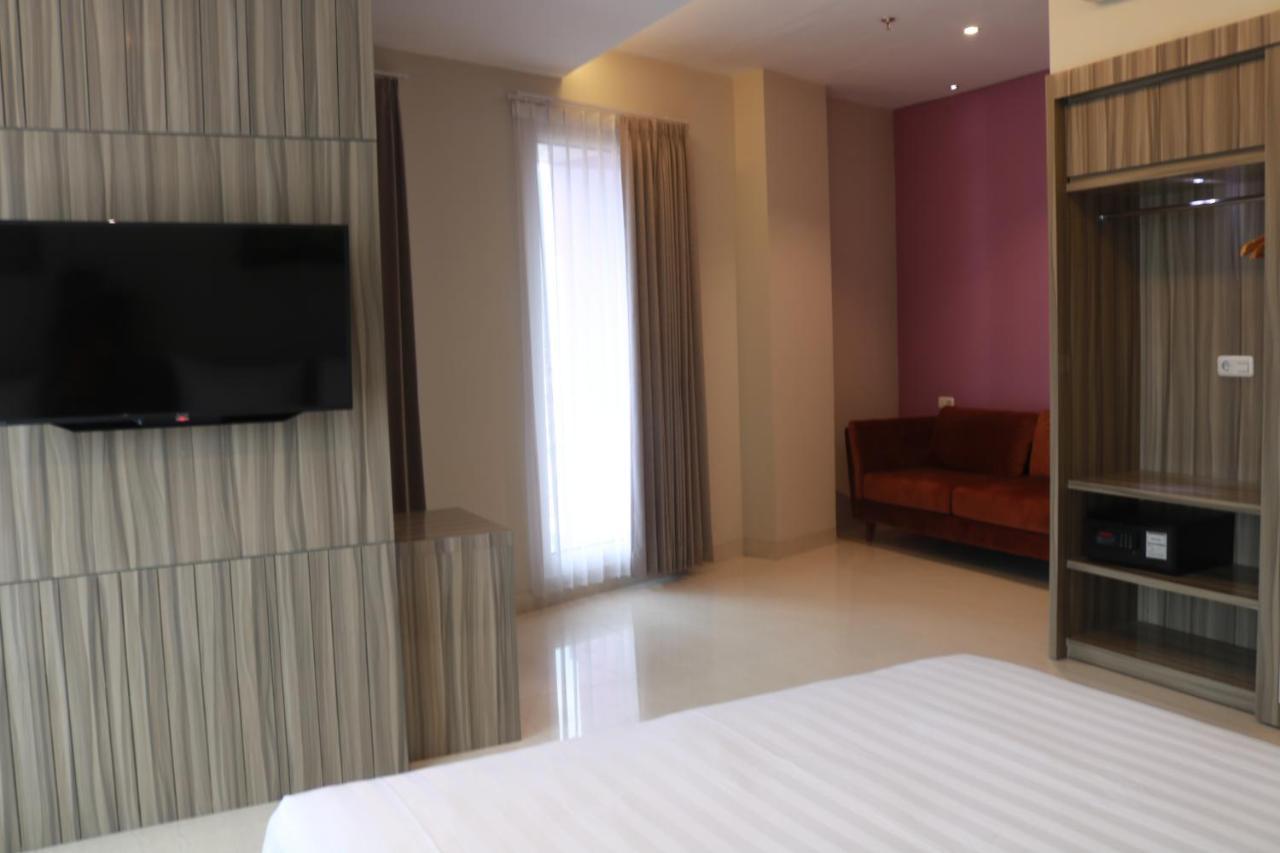 Surabaya River View Hotel Exterior foto
